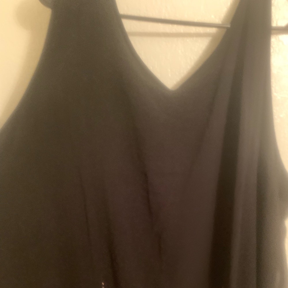 Sleeveless shirt